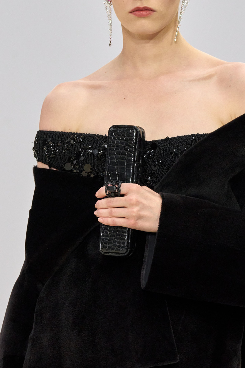 00047-fendi-fall-2023-couture-details-credit-gorunway.jpg