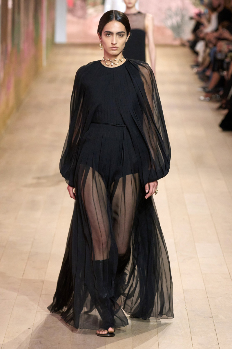 00041-dior-fall-2023-couture-credit-gorunway.jpg