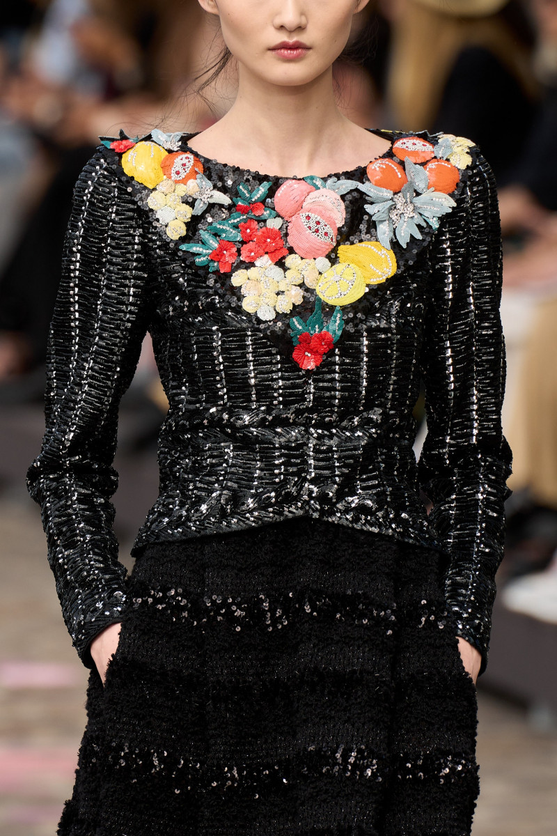 00067-chanel-fall-2023-couture-detail-credit-gorunway.jpg