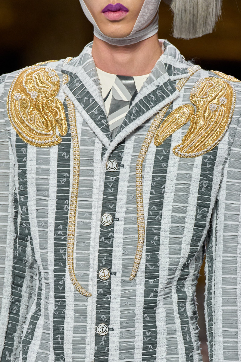 00084-thom-browne-fall-2023-couture-details-credit-gorunway.jpg