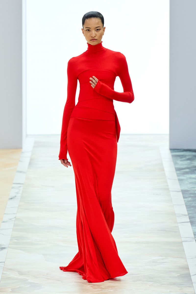 00012-fendi-fall-2023-couture-credit-gorunway.jpg