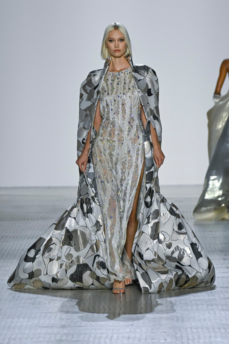 00039-celia-kritharioti-fall-2023-couture-credit-brand.jpg