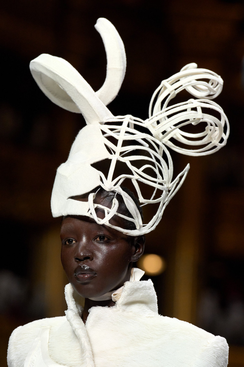 00123-thom-browne-fall-2023-couture-details-credit-gorunway.jpg