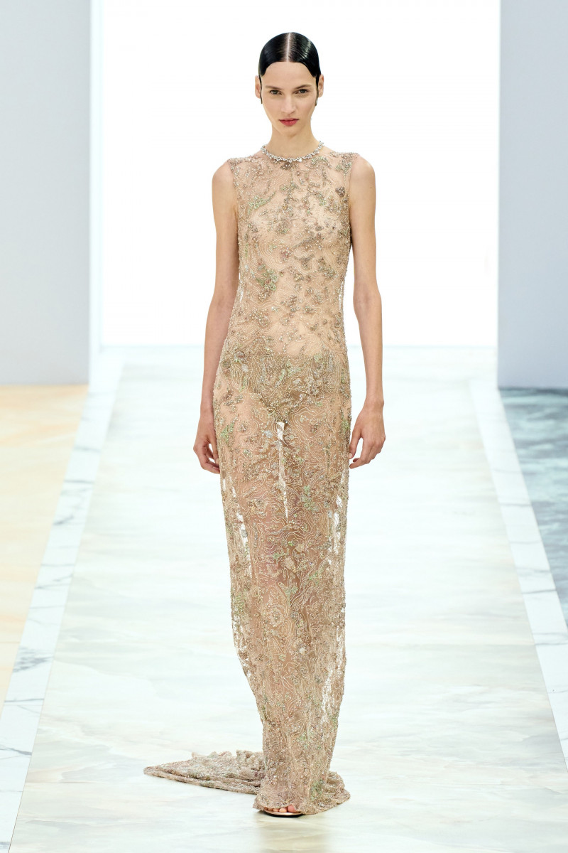00028-fendi-fall-2023-couture-credit-gorunway.jpg