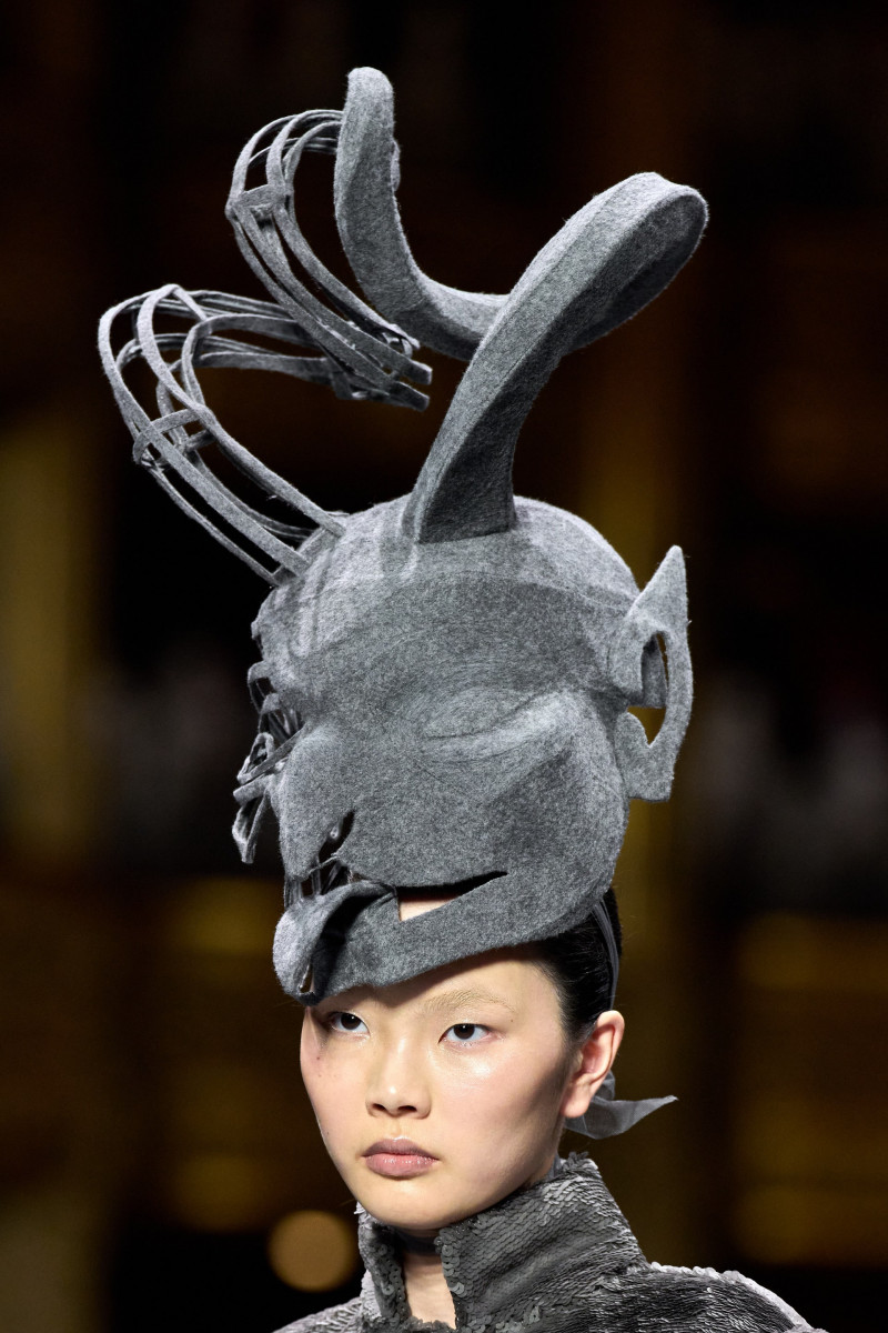00066-thom-browne-fall-2023-couture-details-credit-gorunway.jpg