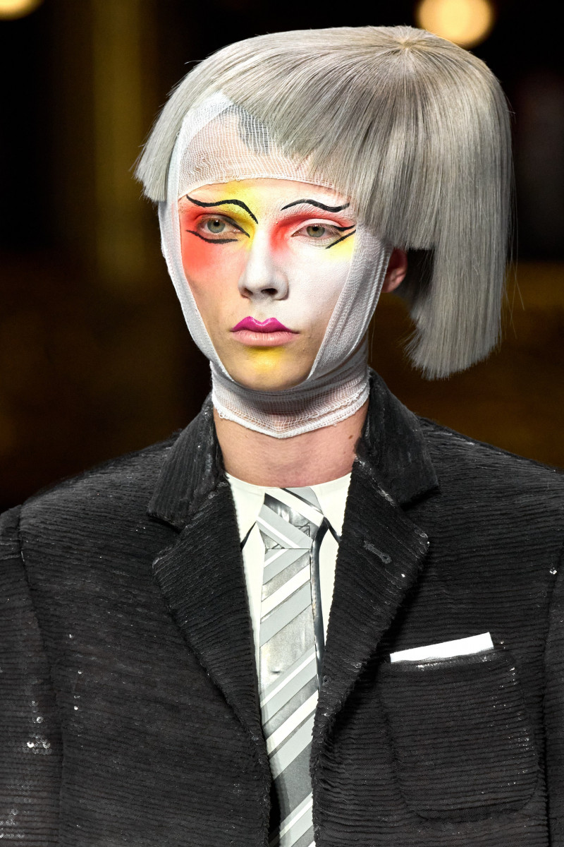 00037-thom-browne-fall-2023-couture-details-credit-gorunway.jpg