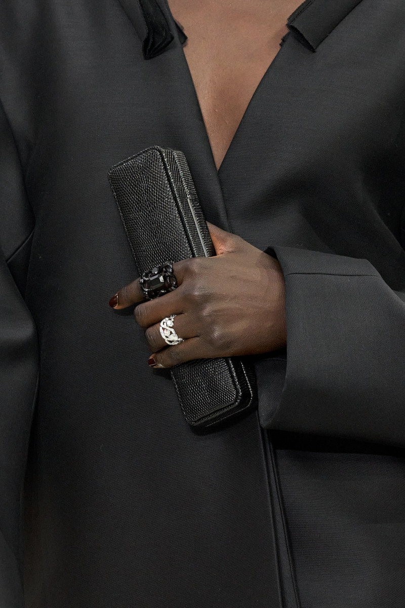 00021-fendi-fall-2023-couture-details-credit-gorunway.jpg