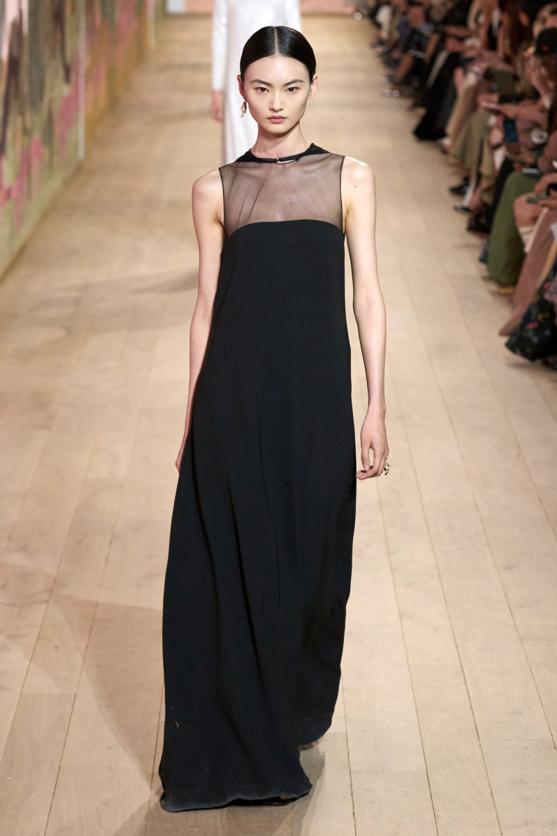 00042-dior-fall-2023-couture-credit-gorunway.jpg