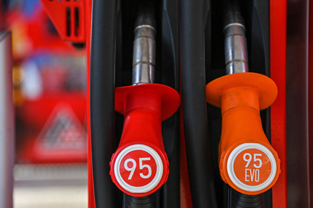 Средняя розничная цена бензина в России ускорила рост в начале августа