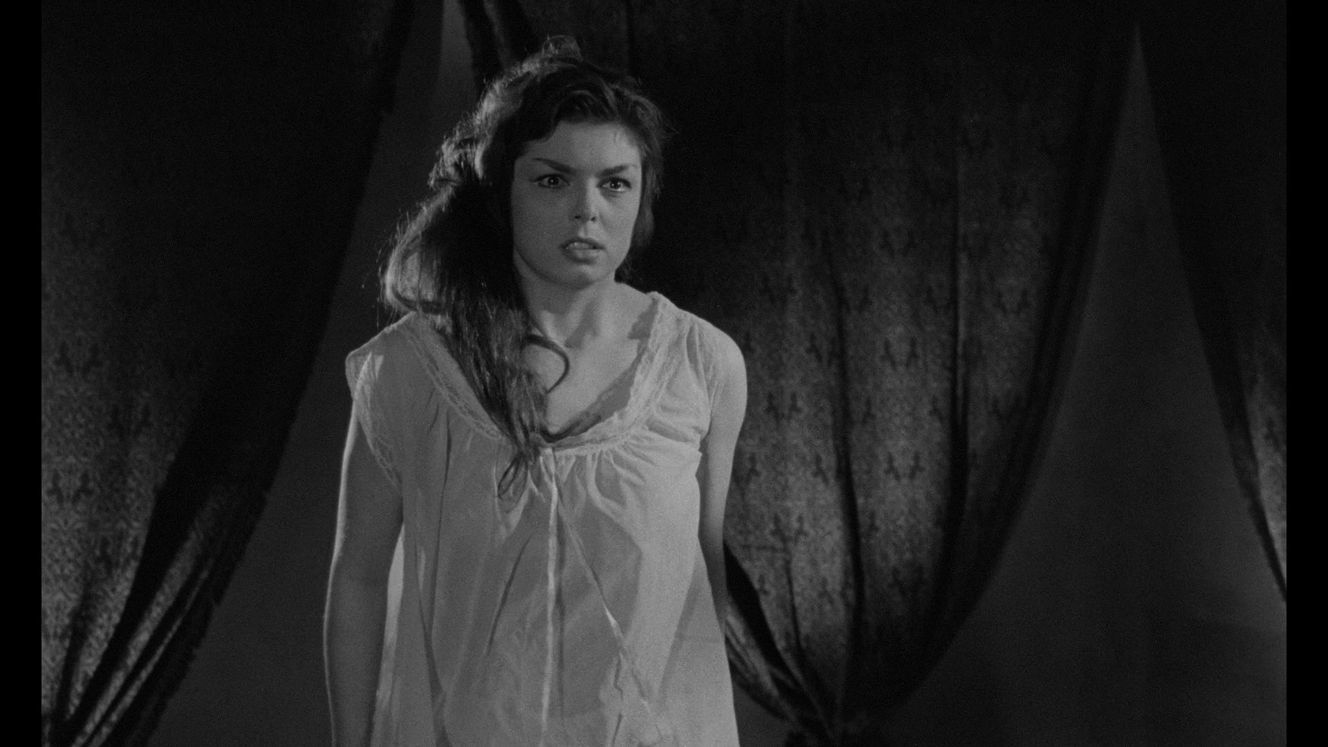 The.Vampire.and.the.Ballerina.1960.Shout.Factory.BDRemux.1080p[(099022)2023-08-27-12-36-11].PNG