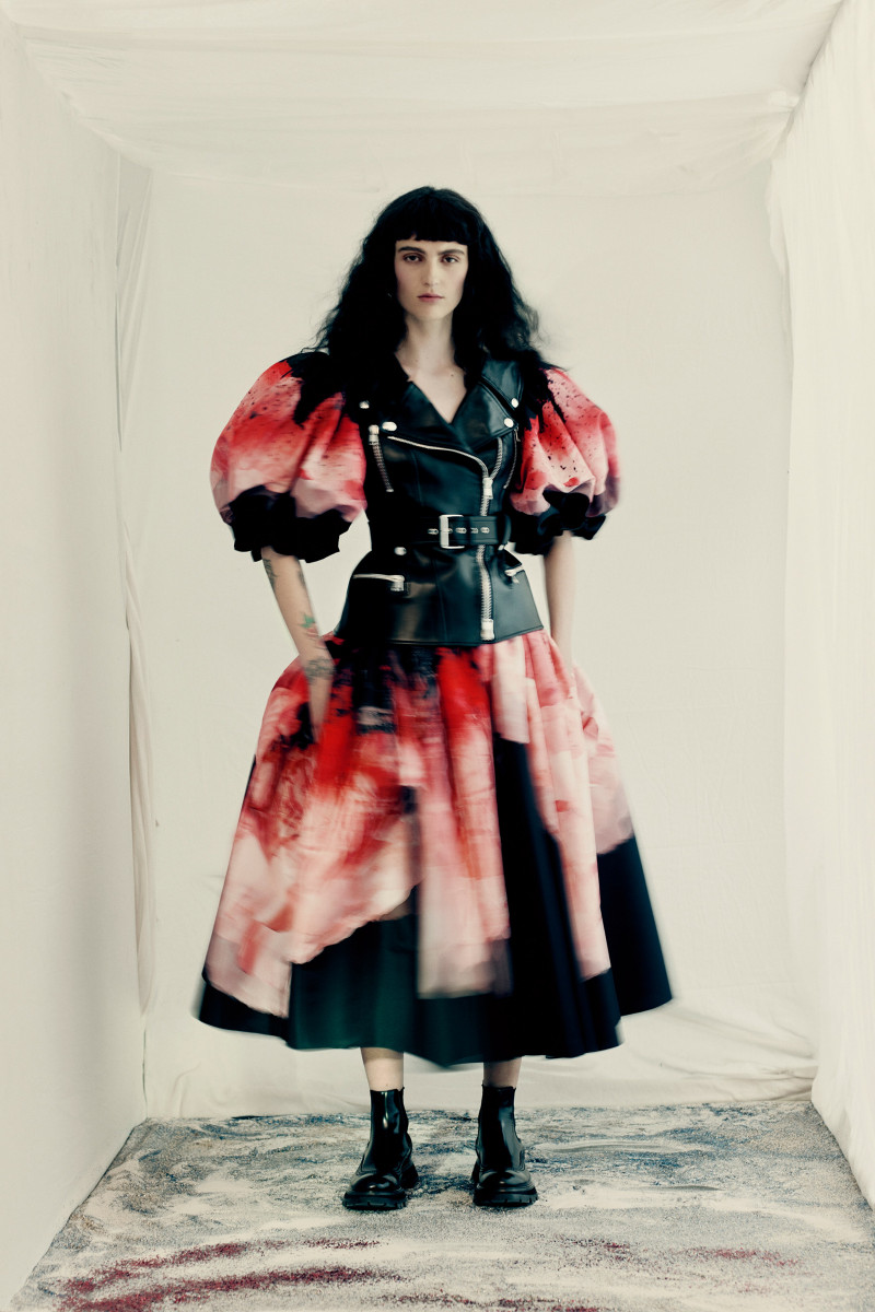 00005-Alexander-McQueen-Fall-21-credit-Paolo-Roversi-Brand.jpg