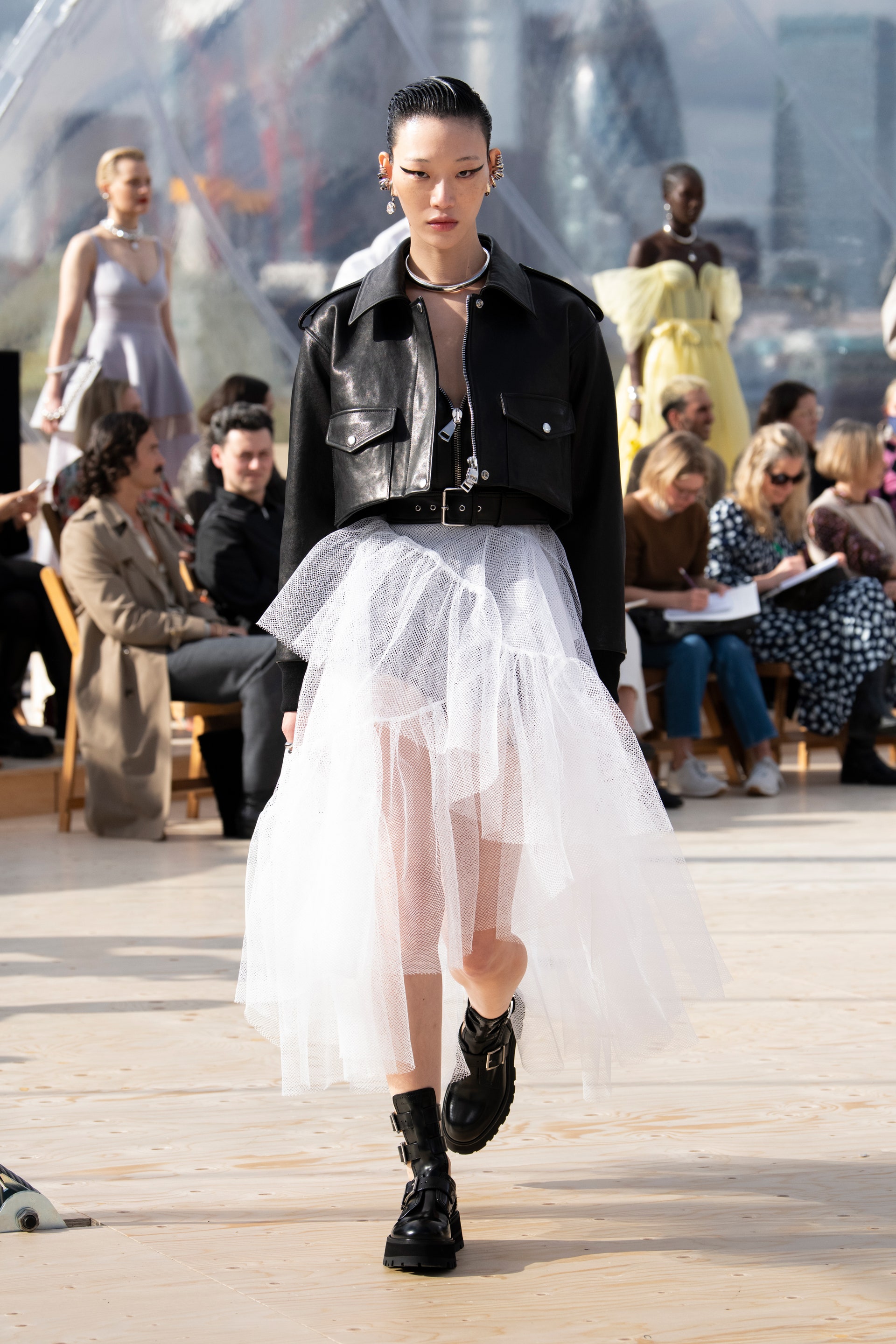 00018-AlexanderMcQueen-Spring-22-London-credit-brand.jpg