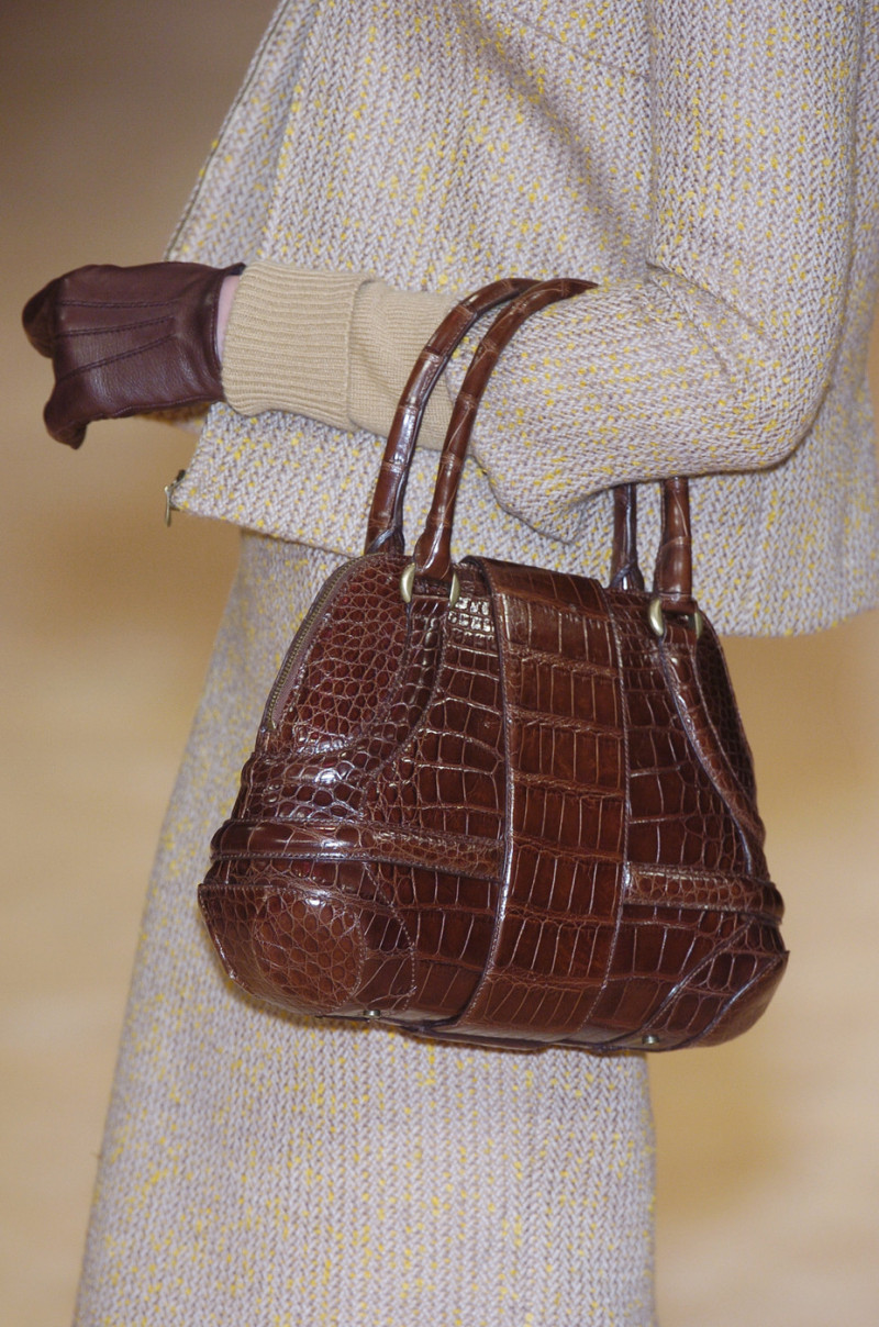 Alexander+McQueen+Fall+2005+Details+dFqywMTtdOCx.jpg