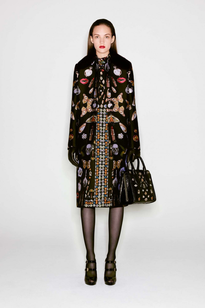 15-alexander-mcqueen-pf16.jpg