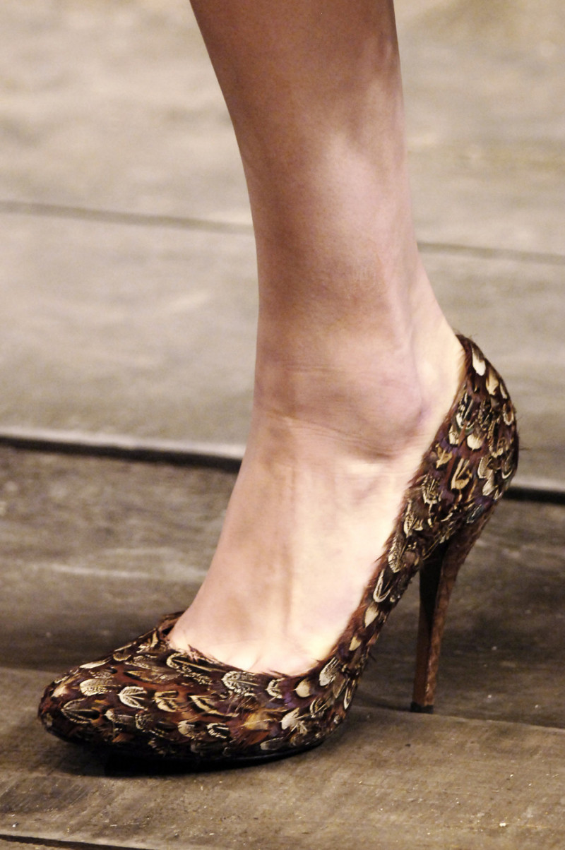 Alexander+McQueen+Fall+2006+Details+Q0jdqEt8fdZx.jpg