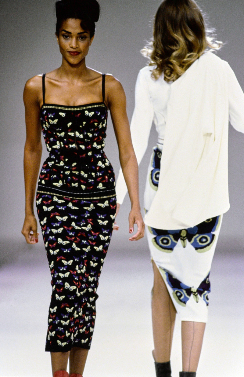 AZZEDINE-ALAIA-FALL-1991-RTW-91-VERONICA-WEBB.jpg