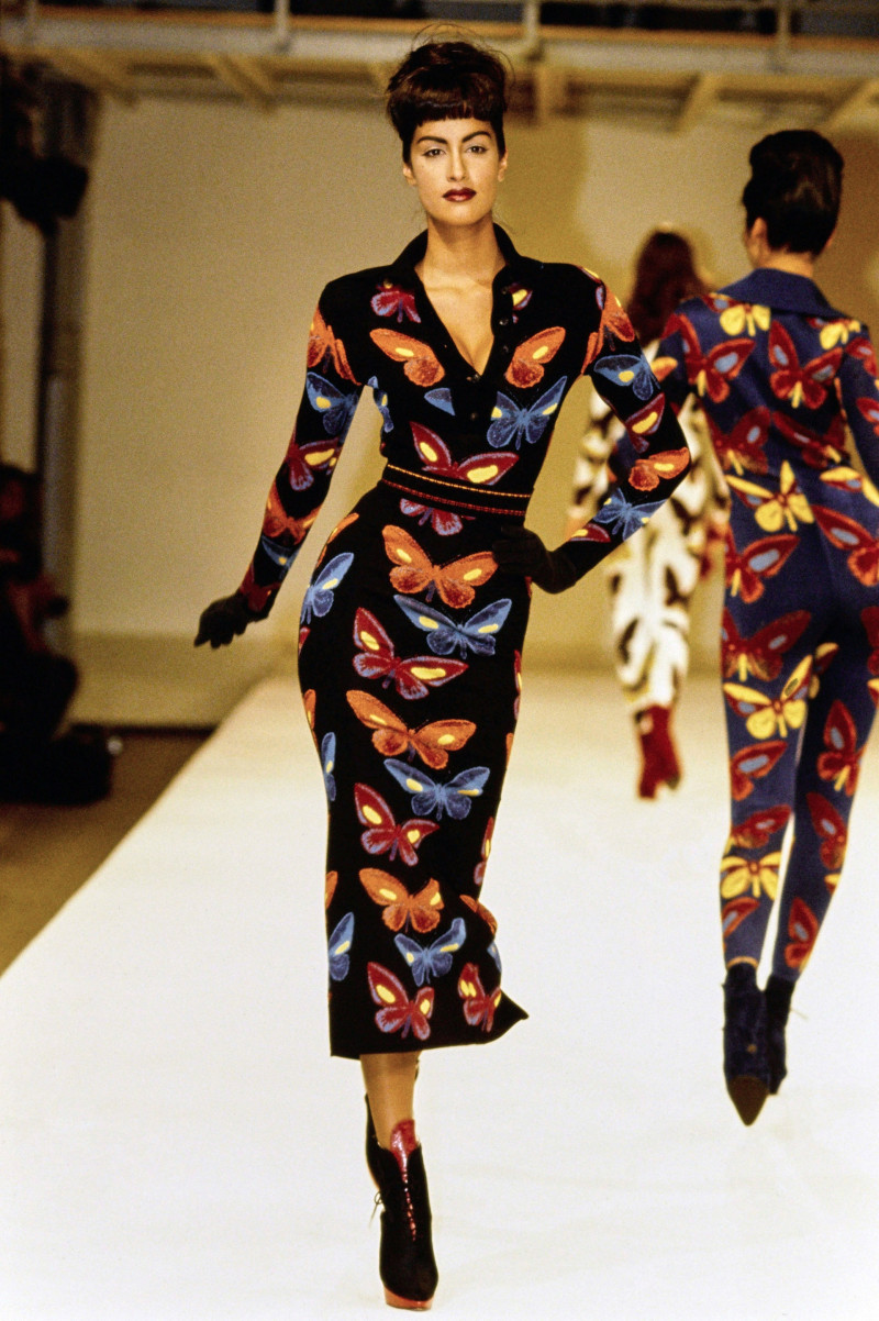 AZZEDINE-ALAIA-FALL-1991-RTW-85-YASMEEN-GHAURI.jpg