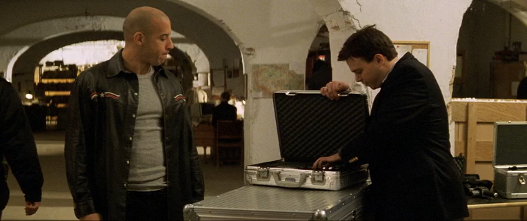 xXx.2002.HDRip-AVC.ExKinoRay.mkv_snapshot_00.43.31.901.png