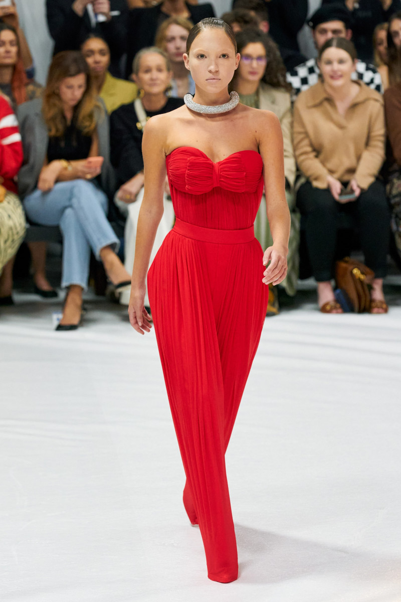 00001-Richard-Quinn-Spring-22-RTW-London-credit-gorunway.jpg