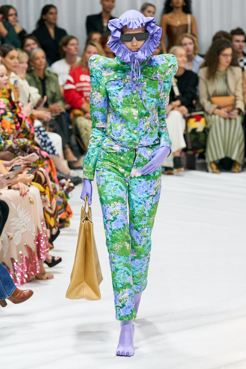 00014-Richard-Quinn-Spring-22-RTW-London-credit-gorunway.jpg
