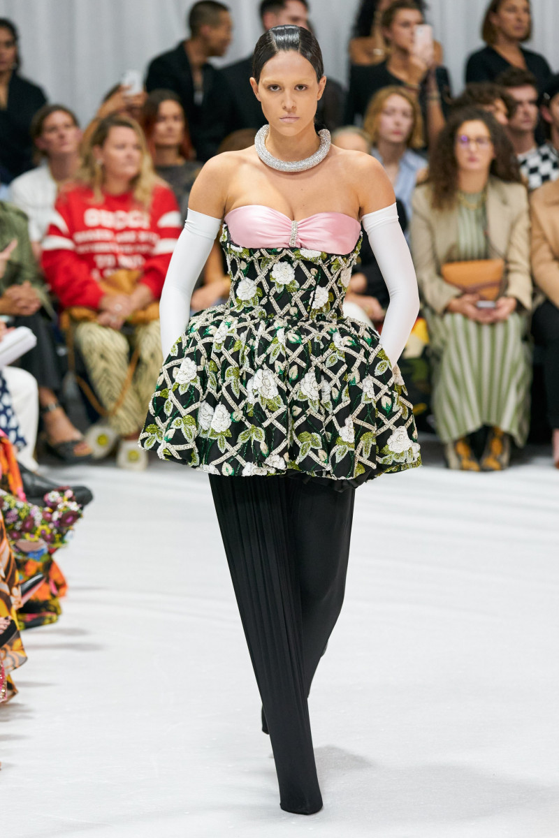 00029-Richard-Quinn-Spring-22-RTW-London-credit-gorunway.jpg