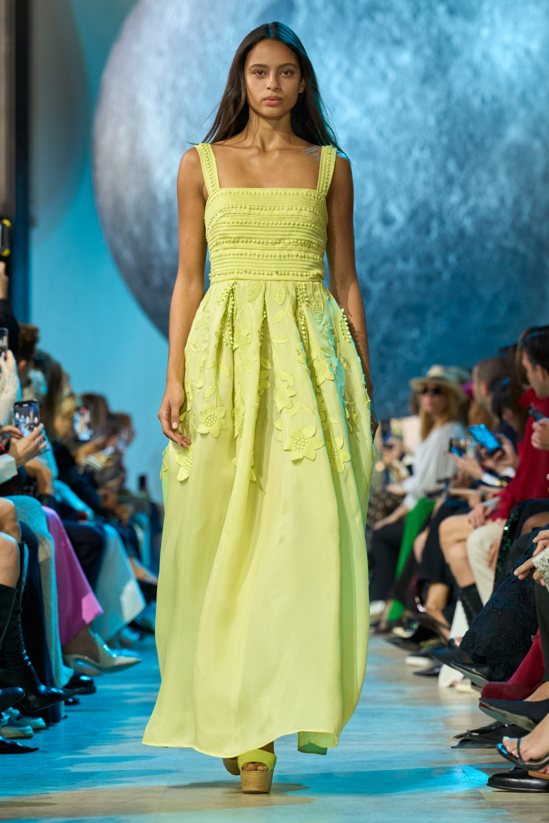 00046-elie—saab-spring-2024-ready-to-wear-credit-gorunway.jpg