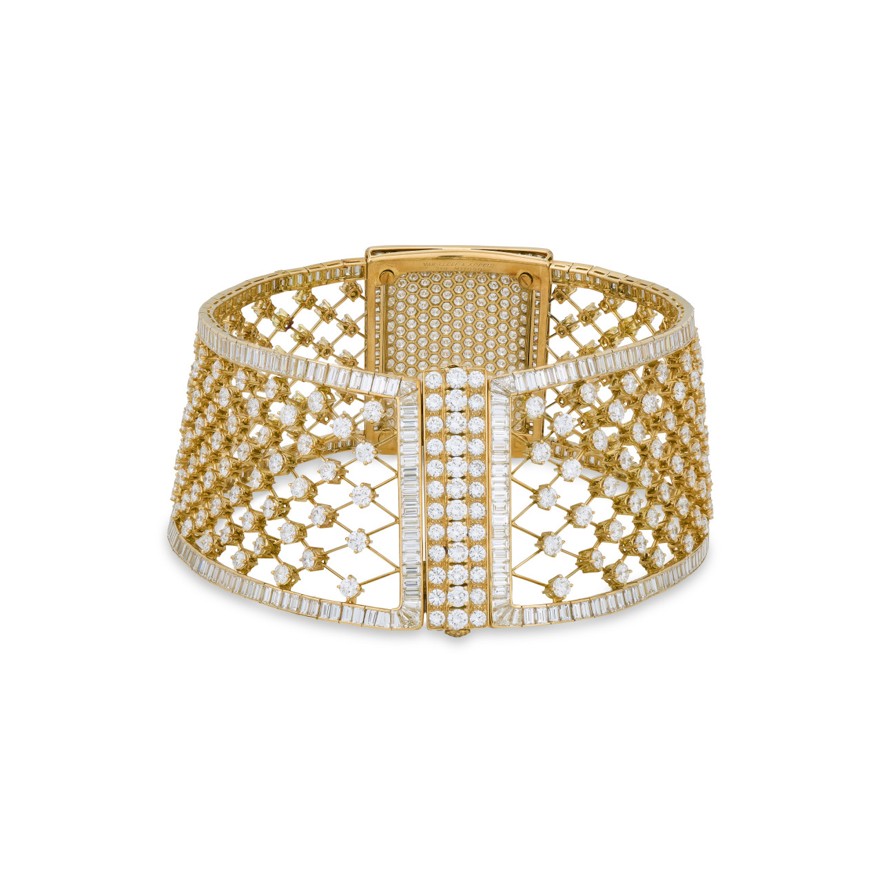 2023_GNV_22536_0107_002(van_cleef_amp_arpels_diamond_choker121420)(1).jpg