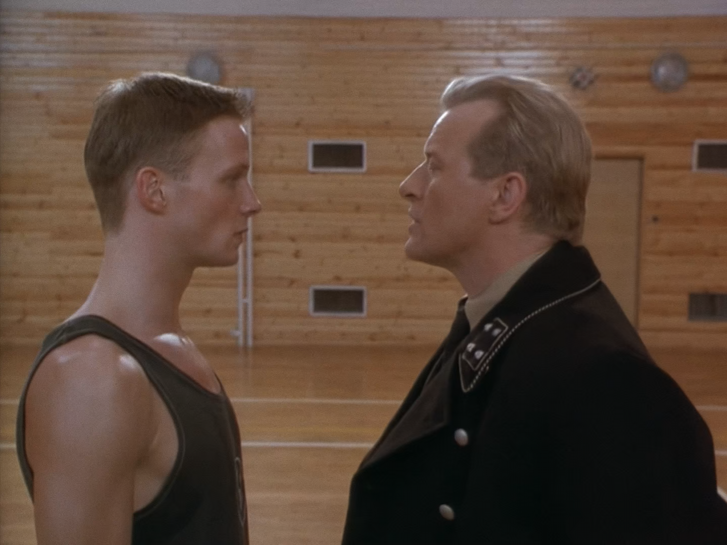 Фатерлянд (Fatherland) 1994.mkv_snapshot_00.22.51.370.png