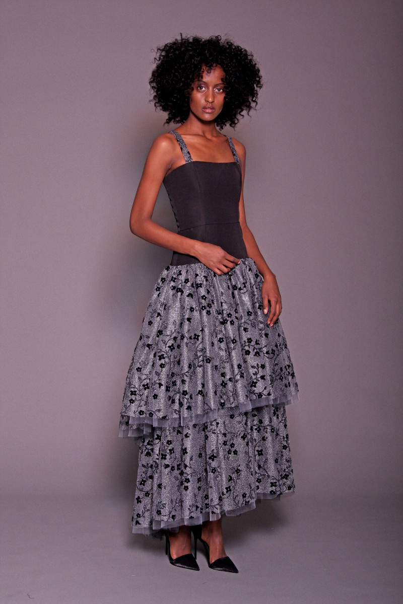 30-christian-siriano-pre-fall-2018.jpg