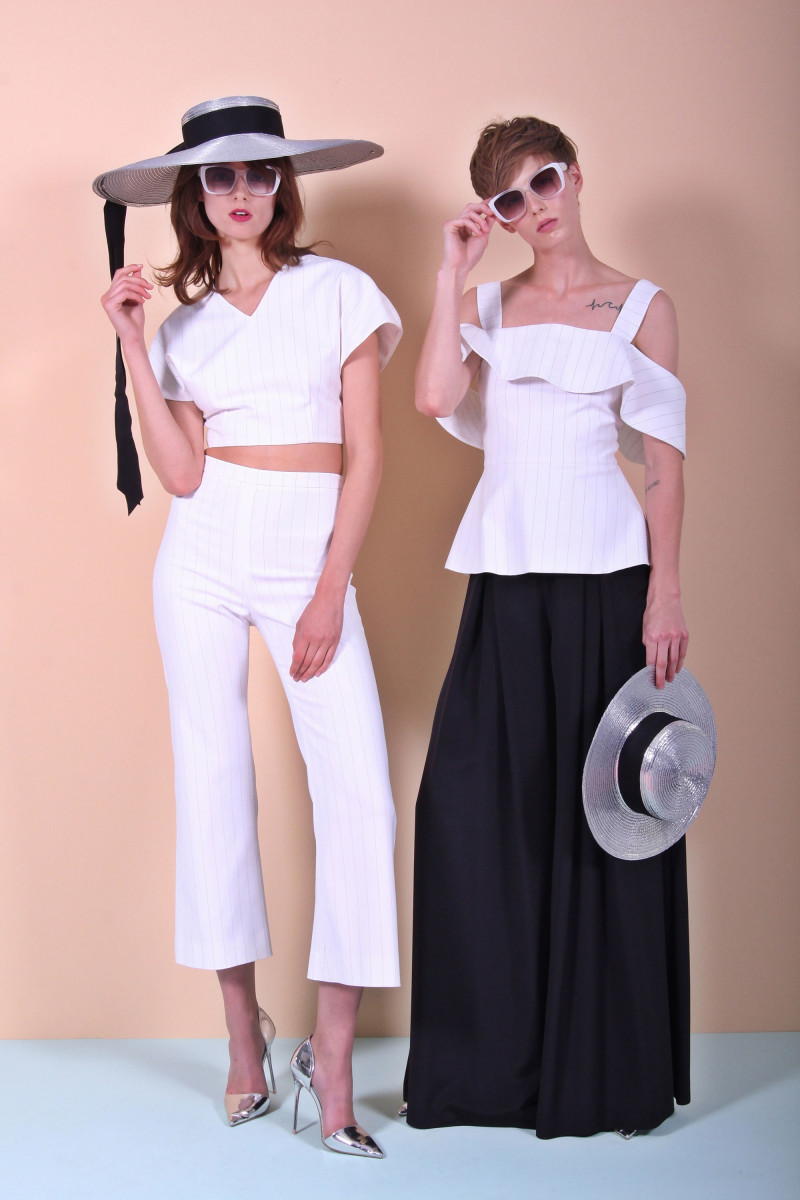 24-christian-siriano-resort-2018.jpg
