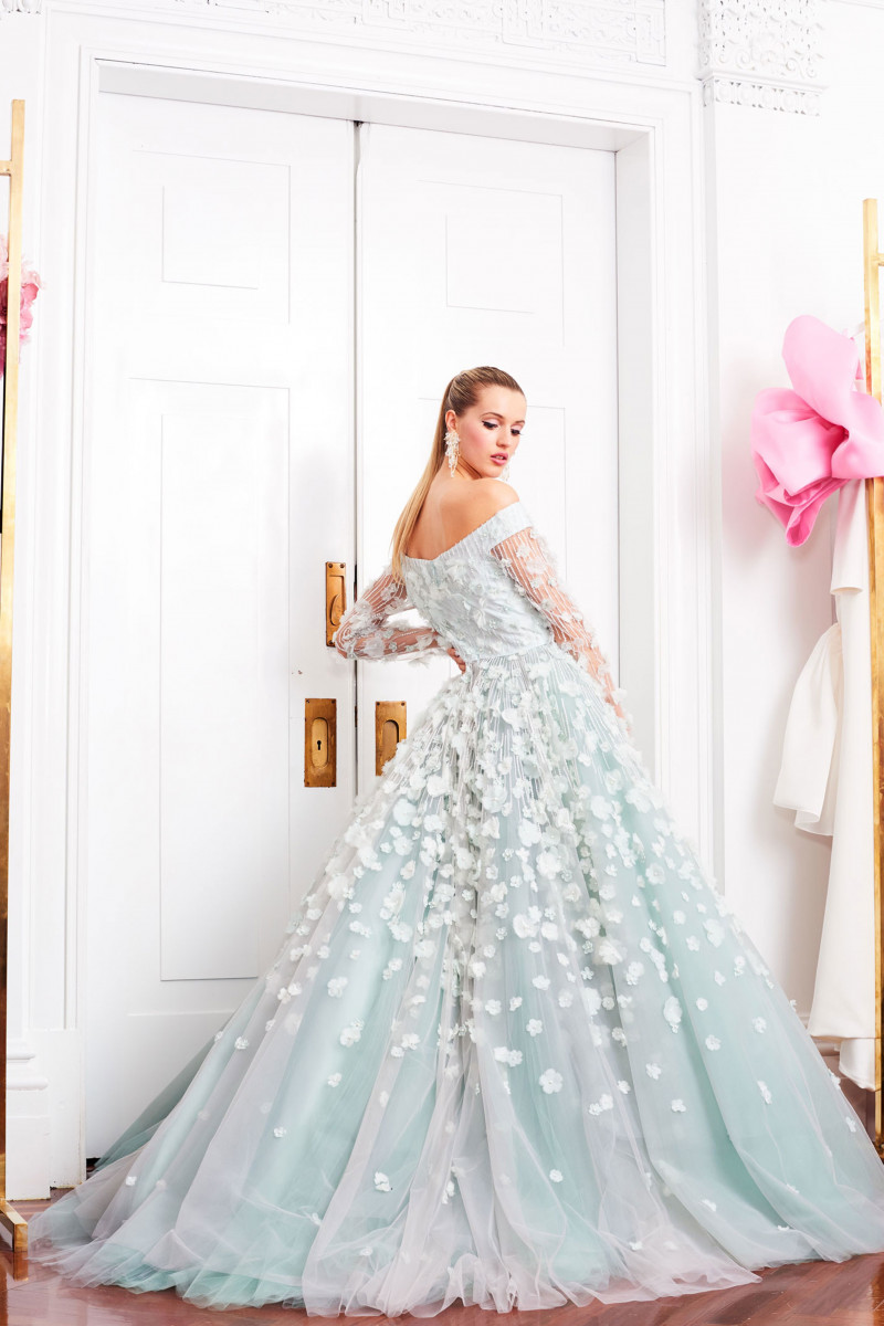 00044-christian-siriano-vogue-resort-2019-pr.jpg
