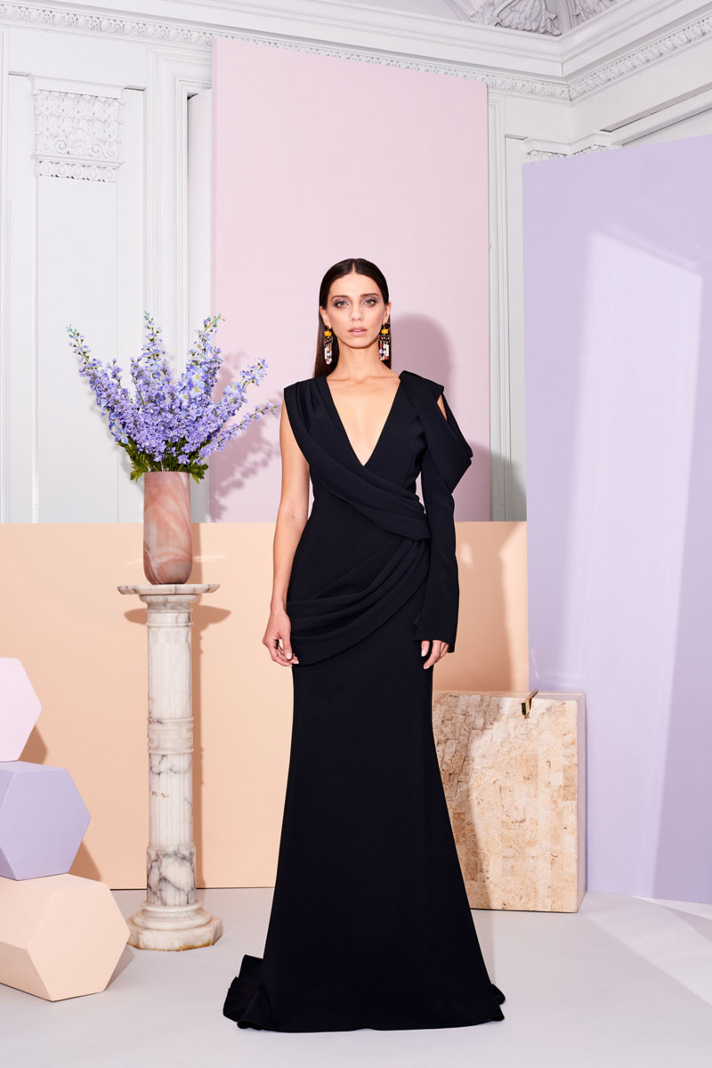 00033-christian-siriano-new-york-pre-fall-19.jpg