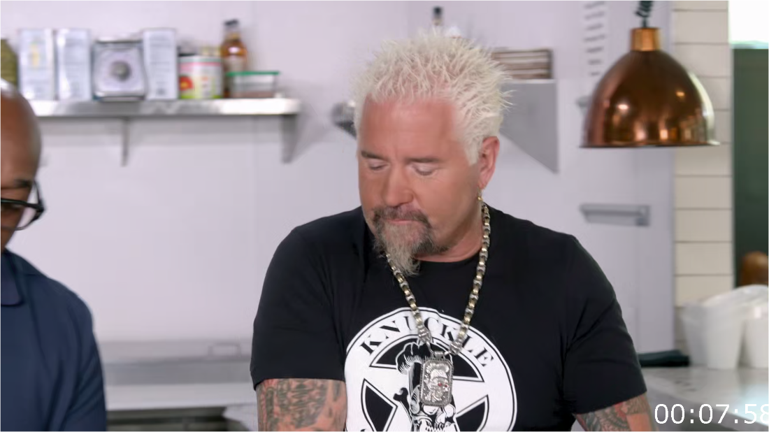 Diners Drive Ins And Dives S48E09 [1080p] (x265) 495293ceb4e3cd20afd5859b4ca035ca