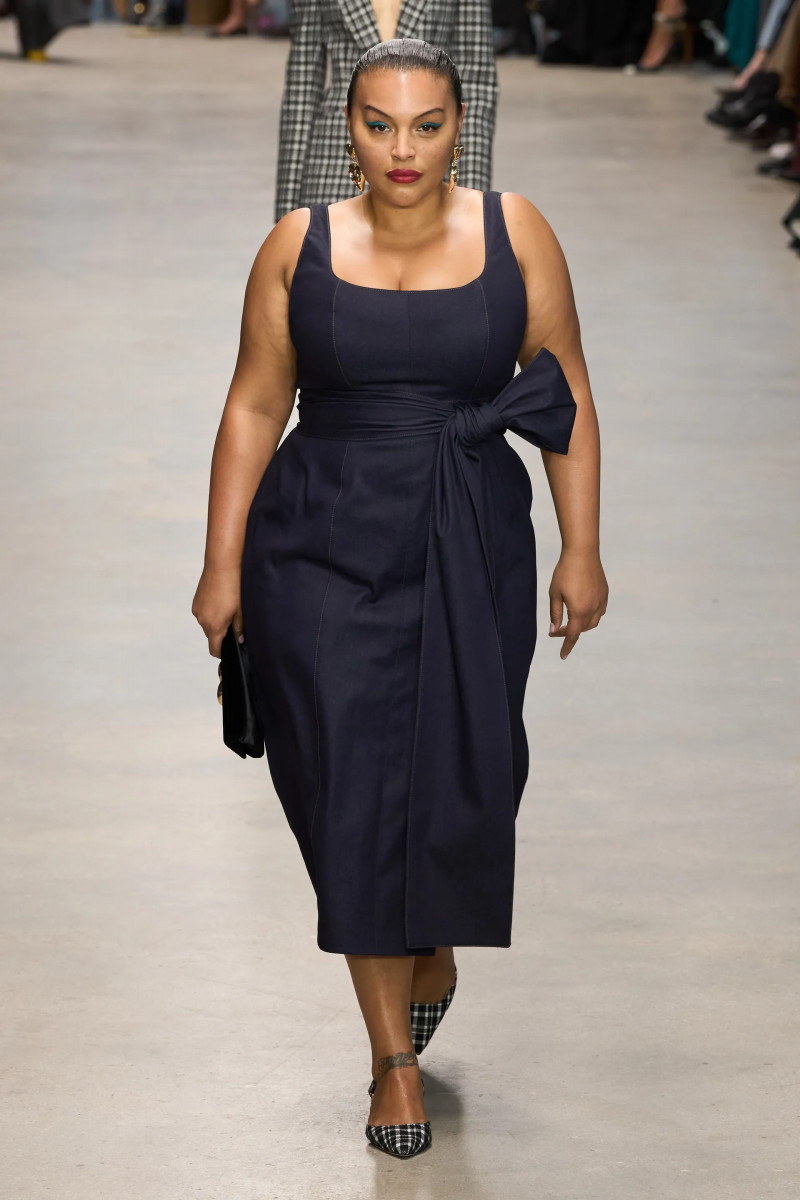 00015-carolina-herrera-fall-2024-ready-to-wear-credit-gorunway.webp