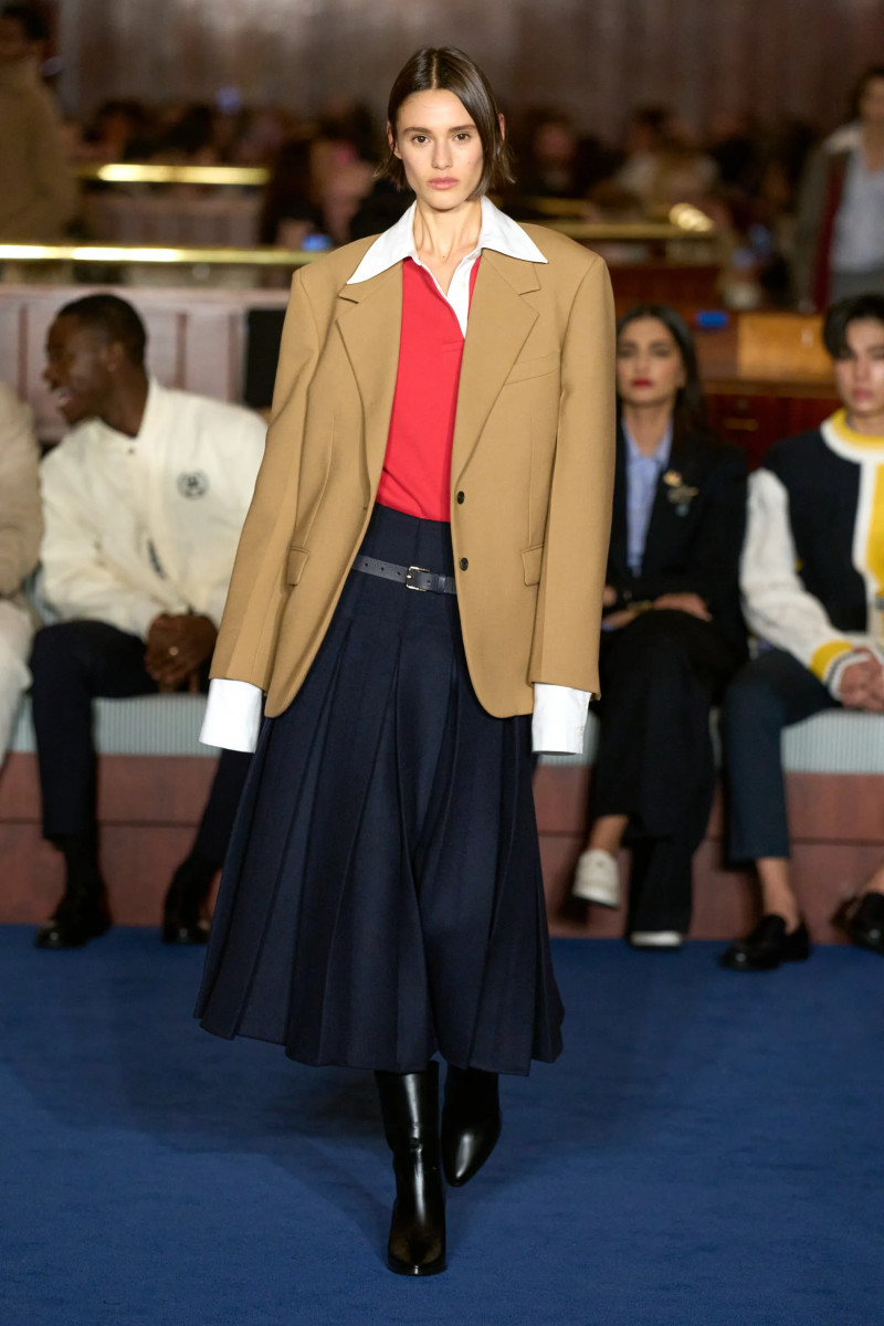 00008-tommy-hilfiger-fall-2024-ready-to-wear-credit-gorunway.webp