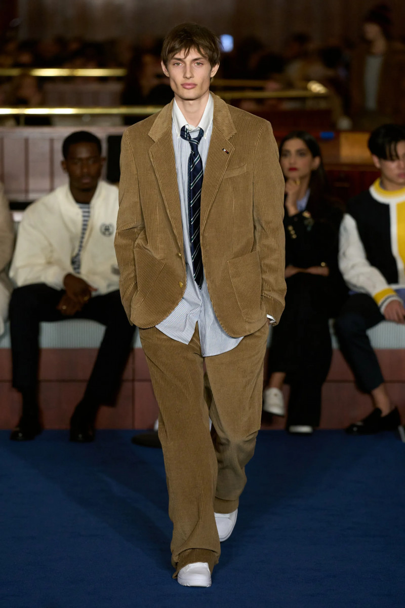 00041-tommy-hilfiger-fall-2024-ready-to-wear-credit-gorunway.webp