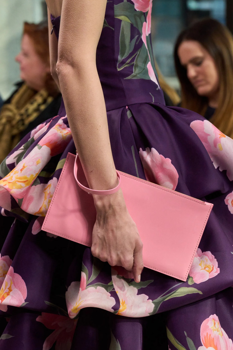 00072-carolina-herrera-detail-fall-2024-ready-to-wear-credit-gorunway.webp