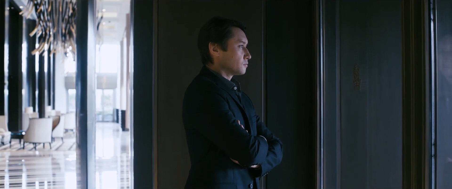 Рэкетир.2.2015.WEB.1080p-ylnian.mkv_snapshot_00.45.00.044.png