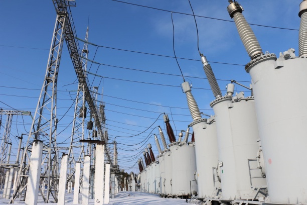 Энергетики «Россетей» проводят ремонт выключателей на 14 подстанциях в Красноярском крае