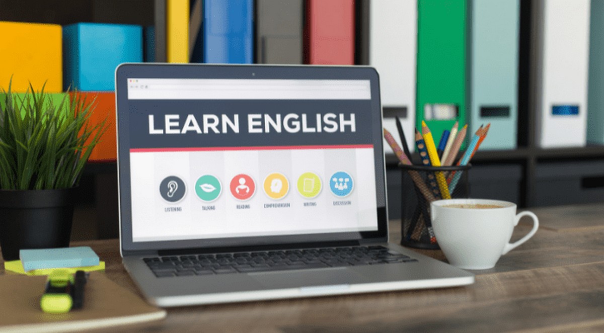 Подтянуть оценки и стать лучшим в классе по знаниям английского: как с этим может помочь онлайн-школа