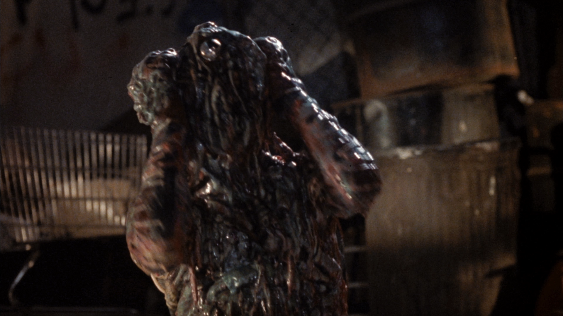 Гайвер (1991. Guyver) [Director's Cut].mkv_snapshot_00.26.35_[2024.04.18_23.33.20].png