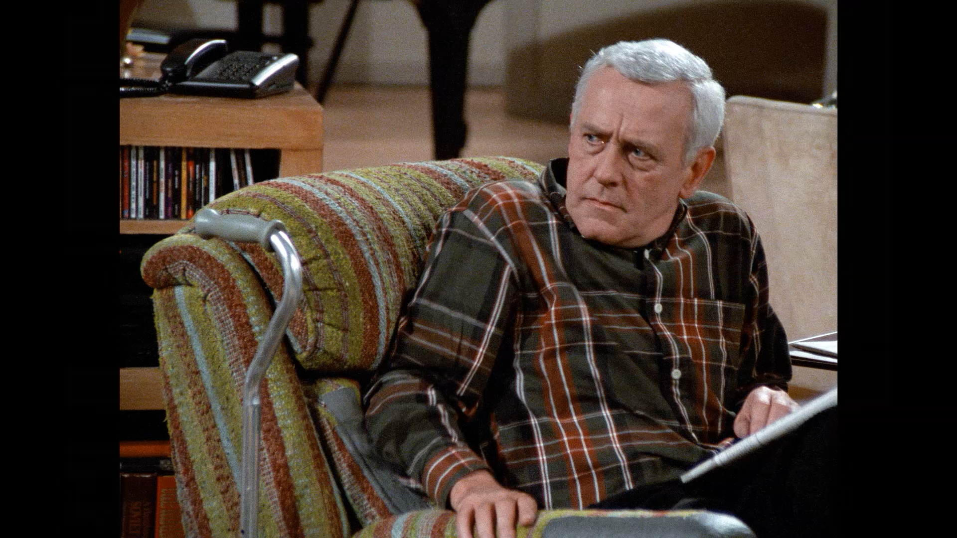 Frasier.S03E07.The.Adventures.of.Bad.Boy.and.Dirty.Girl.2.1080p.BluRay.Remux.Rus.Eng-@EniaHD.png