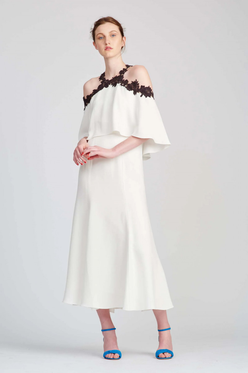 23-monique-lhuillier-resort-17.webp