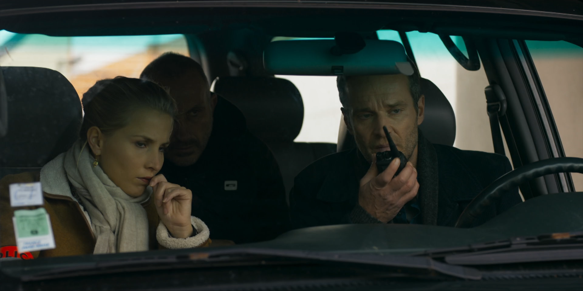 Les.invisibles.S01.E01.2021.WEB-DL.1080p.ExKinoRay.mkv_snapshot_37.48.png