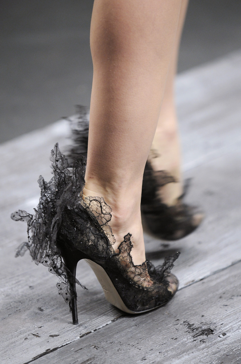 Valentino+Spring+2010+Details+fivP3sPaPCOx.jpg