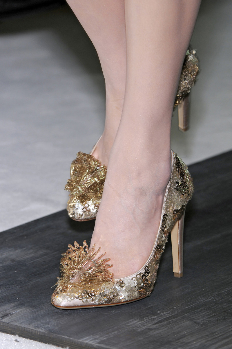 Valentino+Fall+2008+Details+ARL6KufxNgtx.jpg