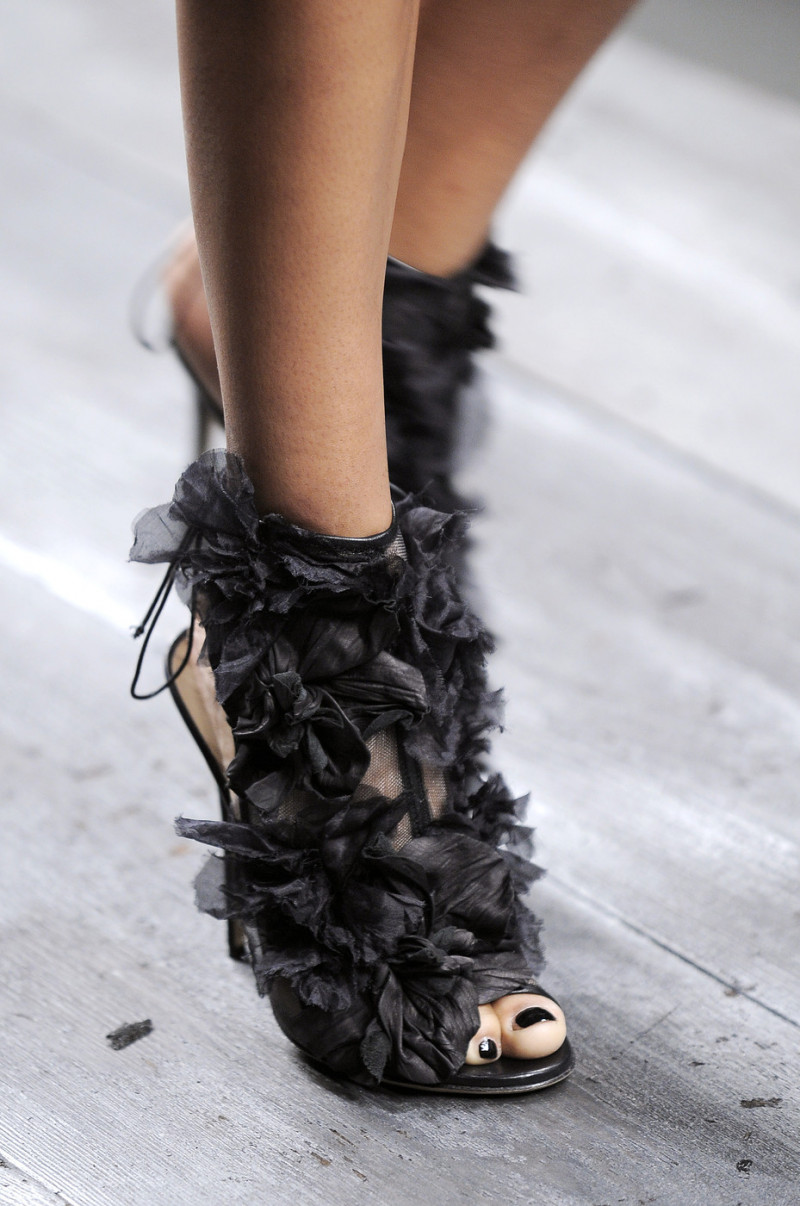 Valentino+Spring+2010+Details+4B0b2uGhoS3x.jpg
