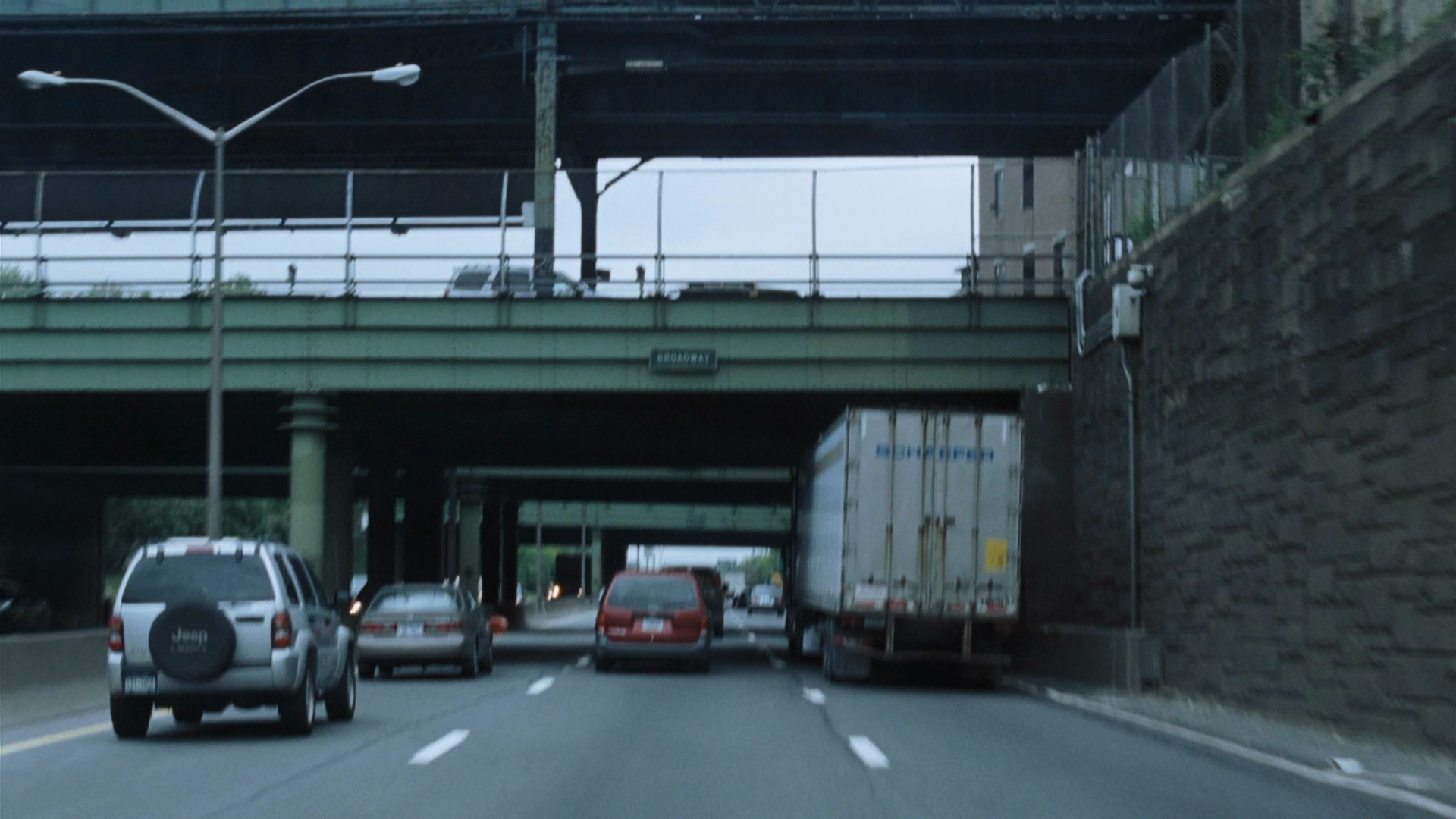 Open Graves 2009 100 Feet 2008 1080p AUS Blu-ray AVC DTS-HD MA 5.1-CultFilms™_20240711_035805.111.png