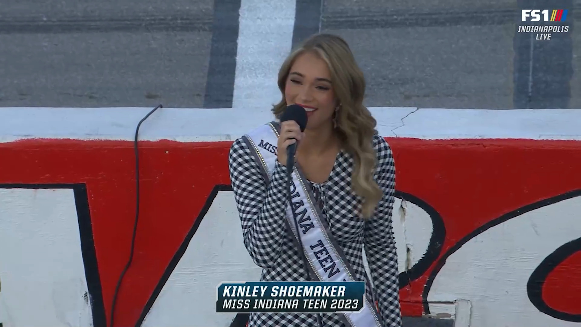 cap_Эпизод 01_00_02_23_02.jpg