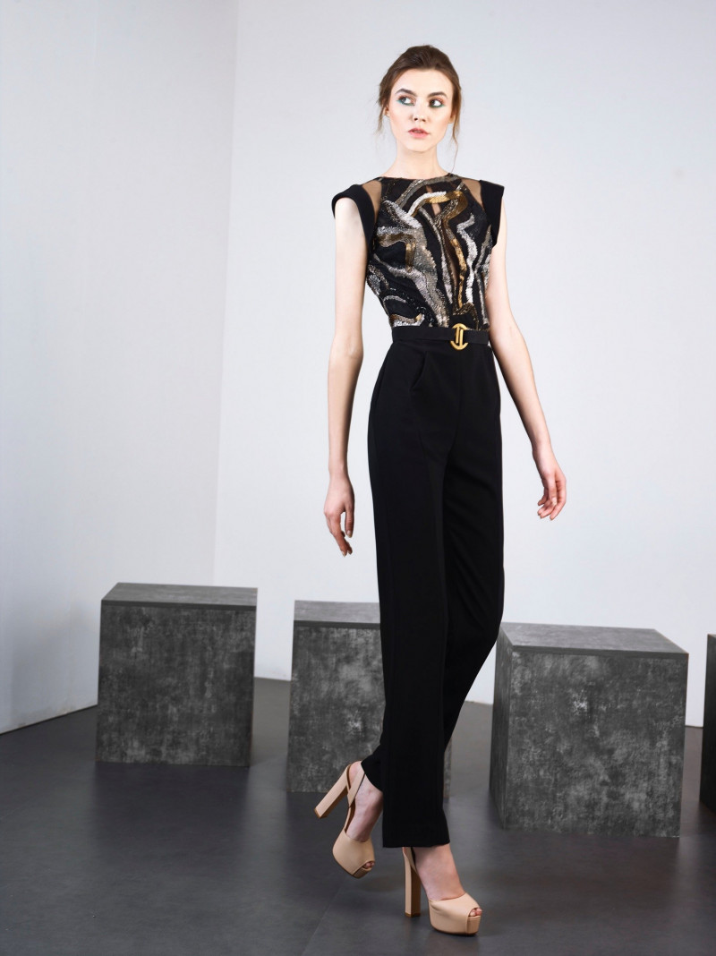 tony-ward-pap-ss19-23-resp2400v.jpg